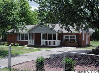 157 Lakeview Dr, Spring Lake, NC 28390