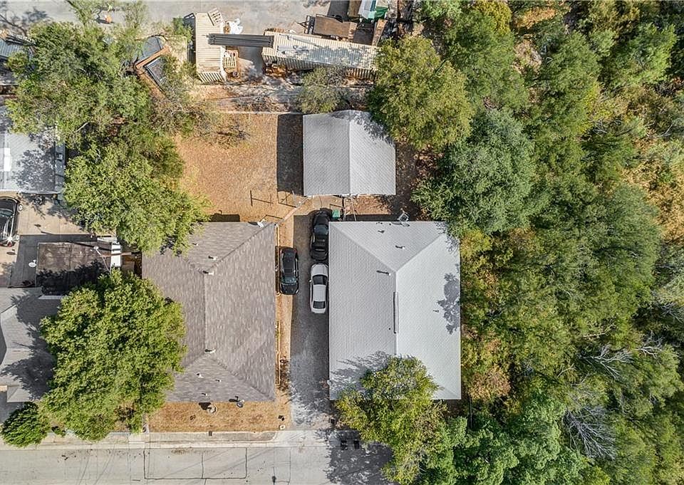 2nd image of 800 Greer St #A&b
