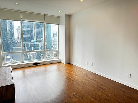 Rented by Luxhome LLC | media 4