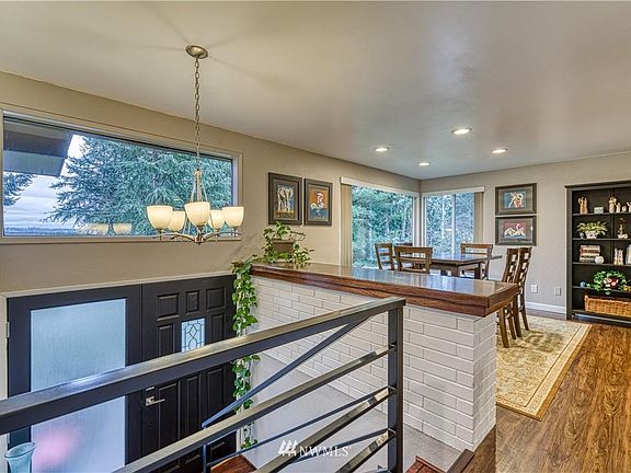5th image of 10508 Fawn Dr NW
