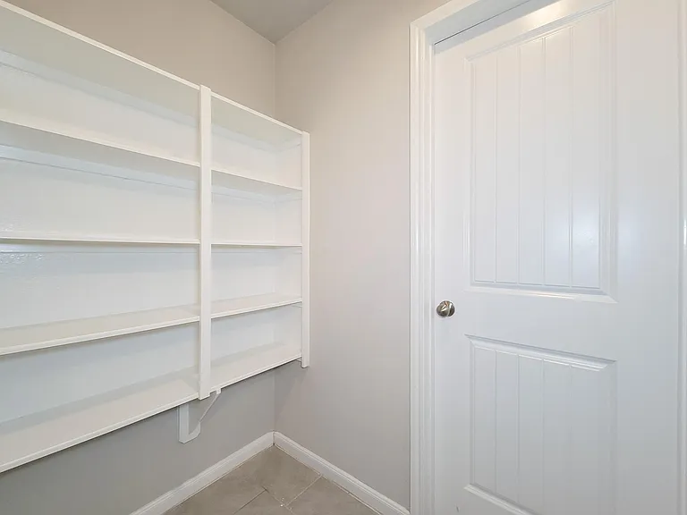 29614 Breakwater Dr — Photo 6