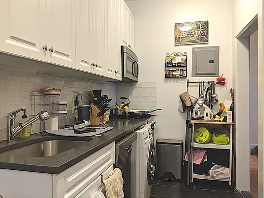 Rented by Compass | media 14