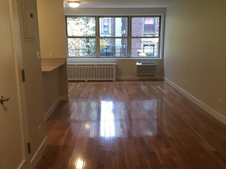 210 W 89th St #5J — Photo 3