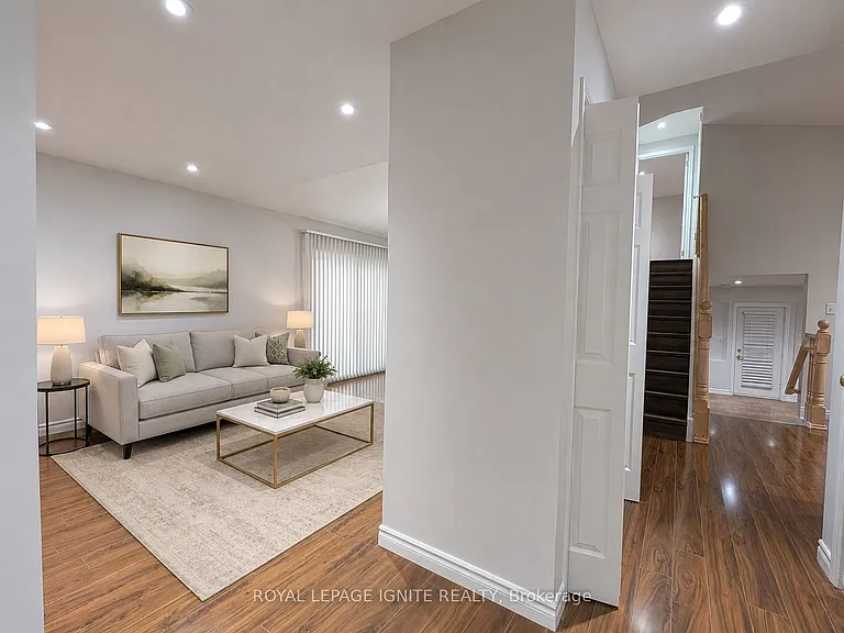 461 Eastbridge Blvd — Photo 2