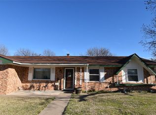 1205 Anetta St, Bowie, TX 76230