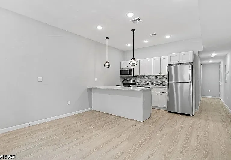 31 Stout St #1 — Photo 5