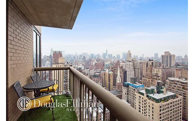 Rented by Douglas Elliman | media 18
