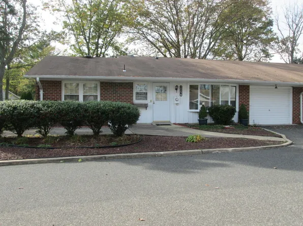 1027B Shetland Dr, Lakewood, NJ 08701