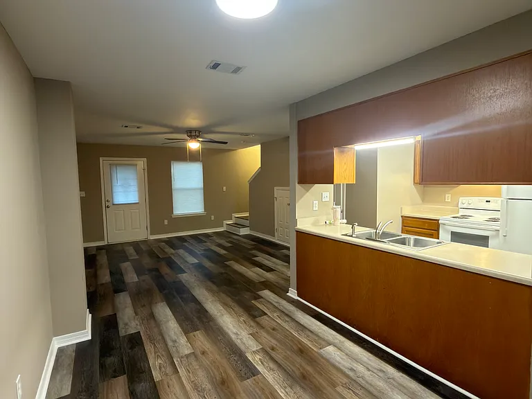 10489 Cal Ln — Photo 2
