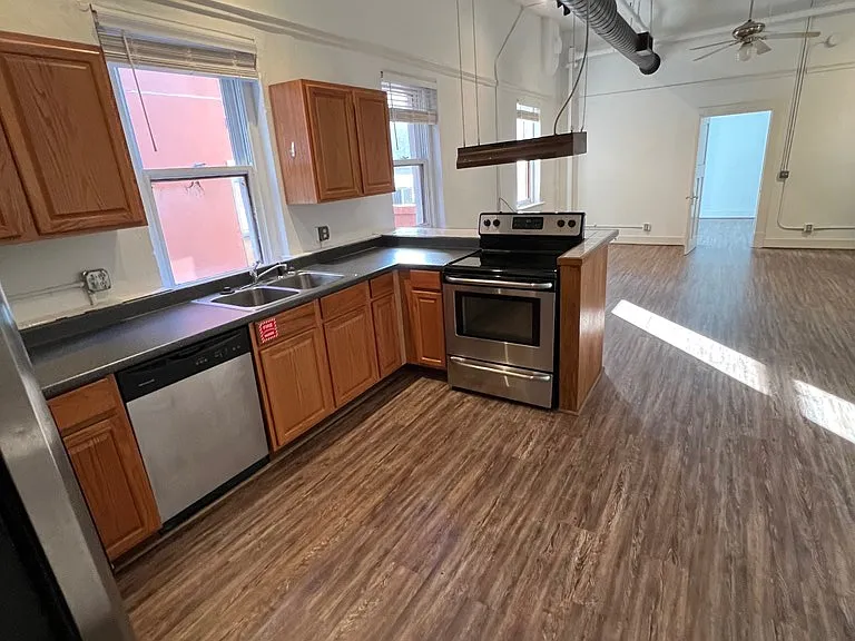 1106 Broadway #1106C — Photo 9