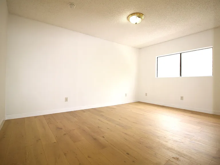 14029 Foothill — Photo 10