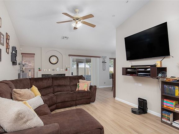 5th image of 4437 Point Breeze Dr