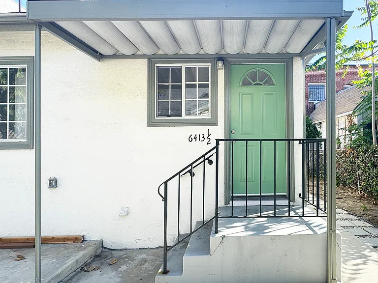 6413 1/2 Garvanza Ave — Photo 3