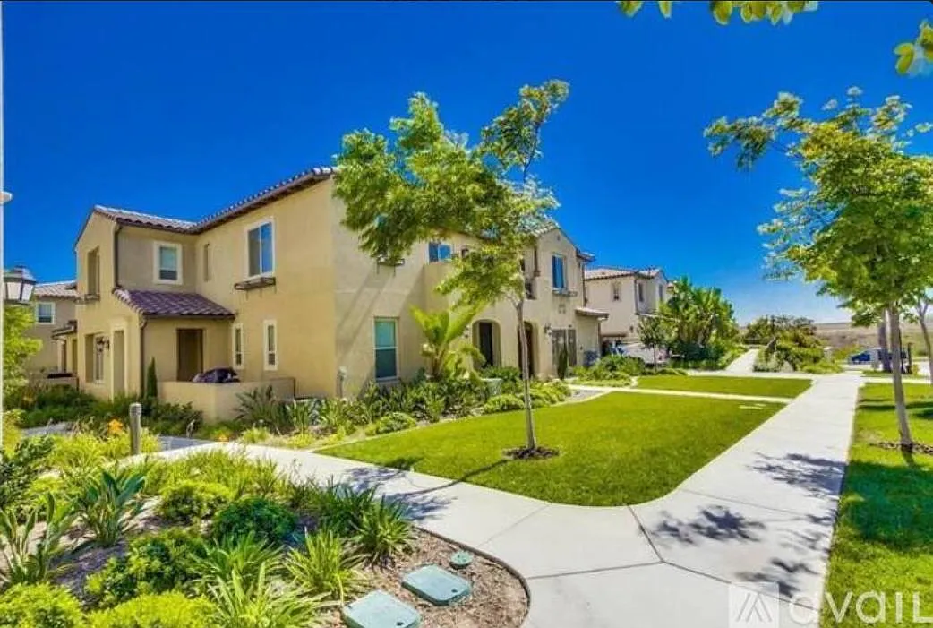3 bed, 2.5 bath, 1960 sqft, $5,750 — Photo 3