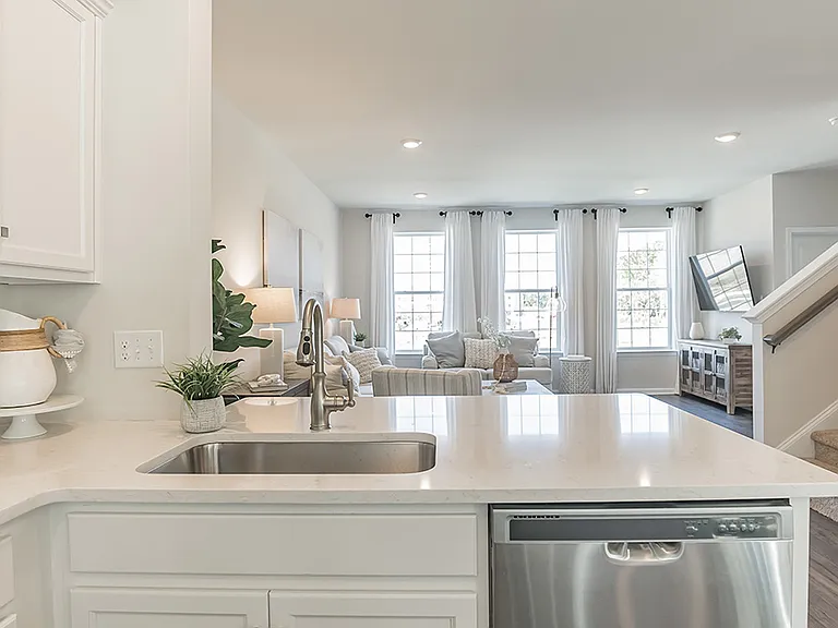 515 N Palace Dr — Photo 16