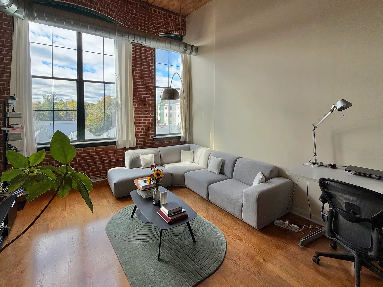 2 bed, 1287 sqft, $2,350 — Photo 2