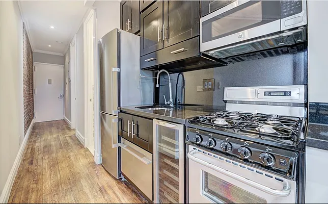 Rented by REAL New York | media 37