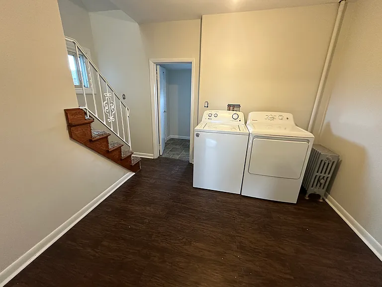 111 Mortimer St #2 — Photo 9