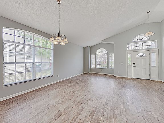 4th image of 322 Lexingdale Dr