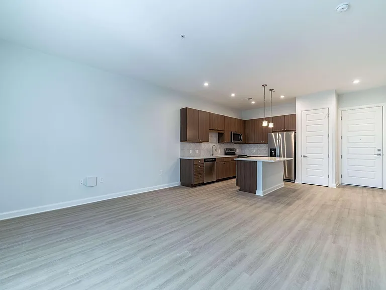 Quinn Apartments — Photo 11