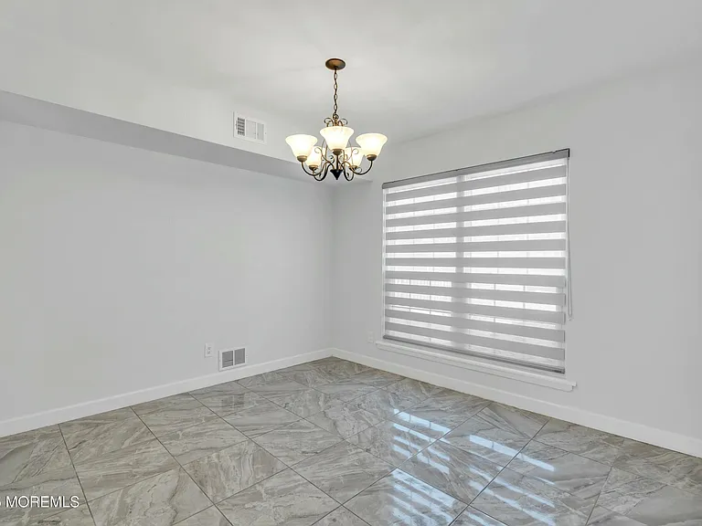 21 English Club Dr — Photo 6
