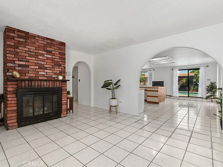 12738 Longworth Ave — Photo 3
