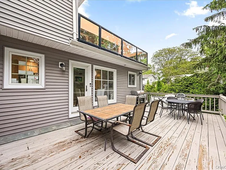 1127 Fordham Ln — Photo 25