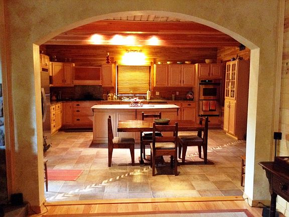DINING ROOM ENTRY WAY