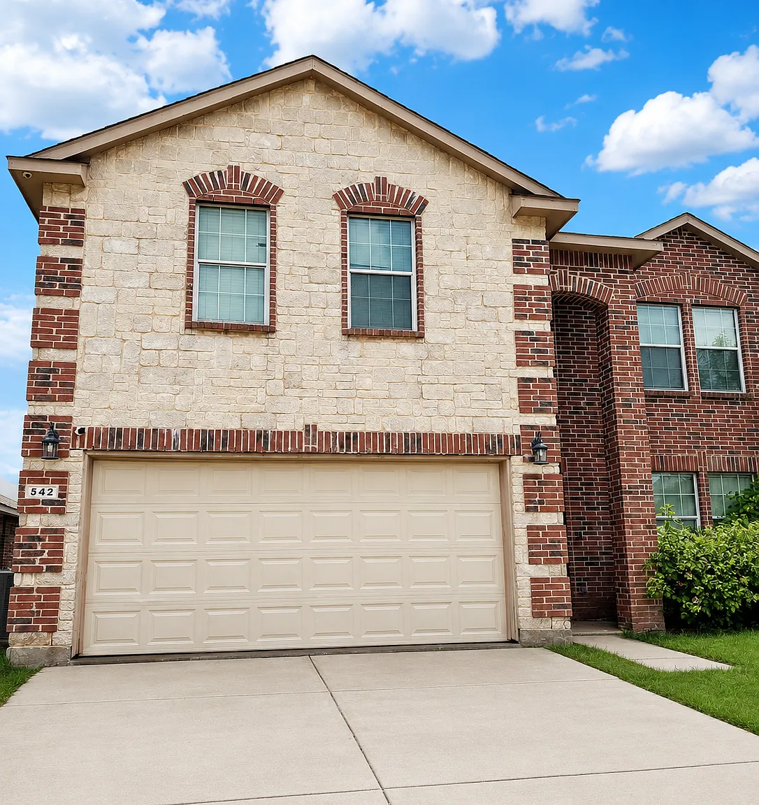 4 bed, 2.5 bath, 2653 sqft, $2,500 — Photo 2