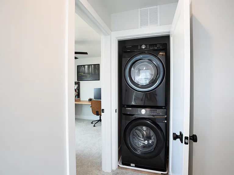 10708 Willow Ave — Photo 16