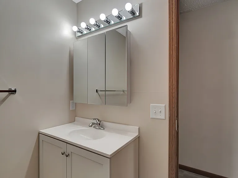 621 N 28th St #2 — Photo 15