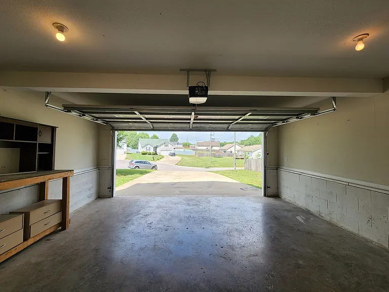 163 Appellate Ct — Photo 15