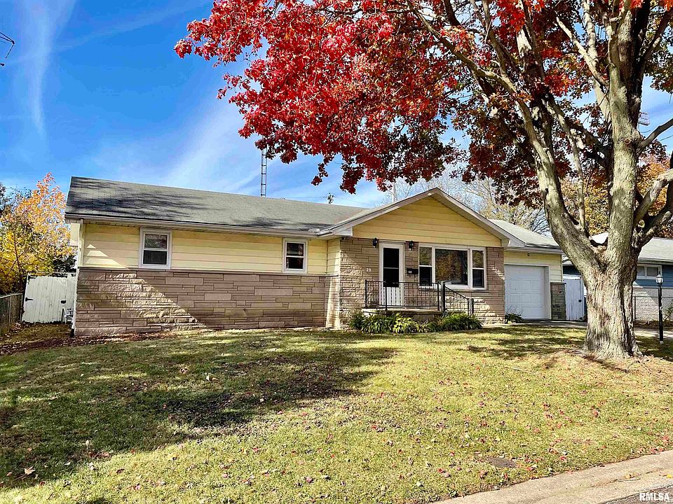 29 Tulip Dr, Lincoln, IL 62656 Zillow
