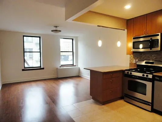 Rented by Manhattan Flats | media 4