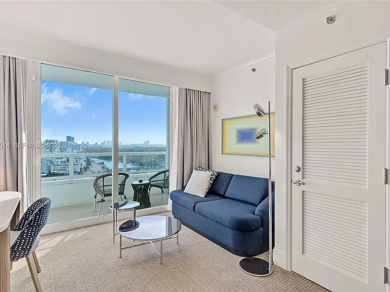 4401 Collins Ave #1508 — Photo 2