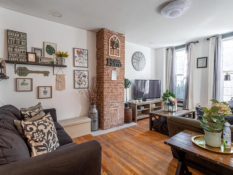 148 Union St #1/2 — Photo 3
