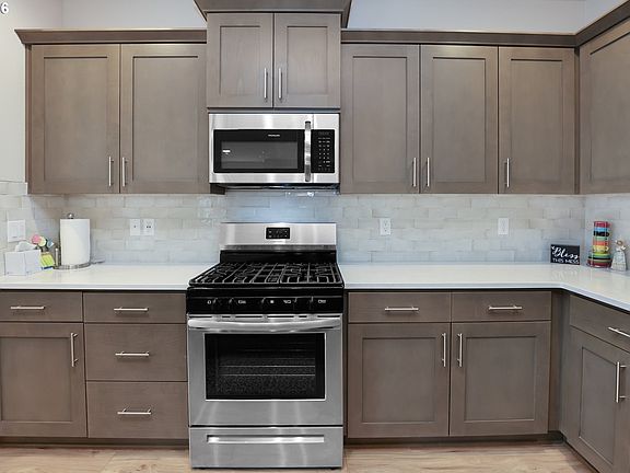 5th image of 2437 W 8th Ave