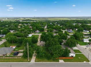 703 N Reagan St, West, TX 76691