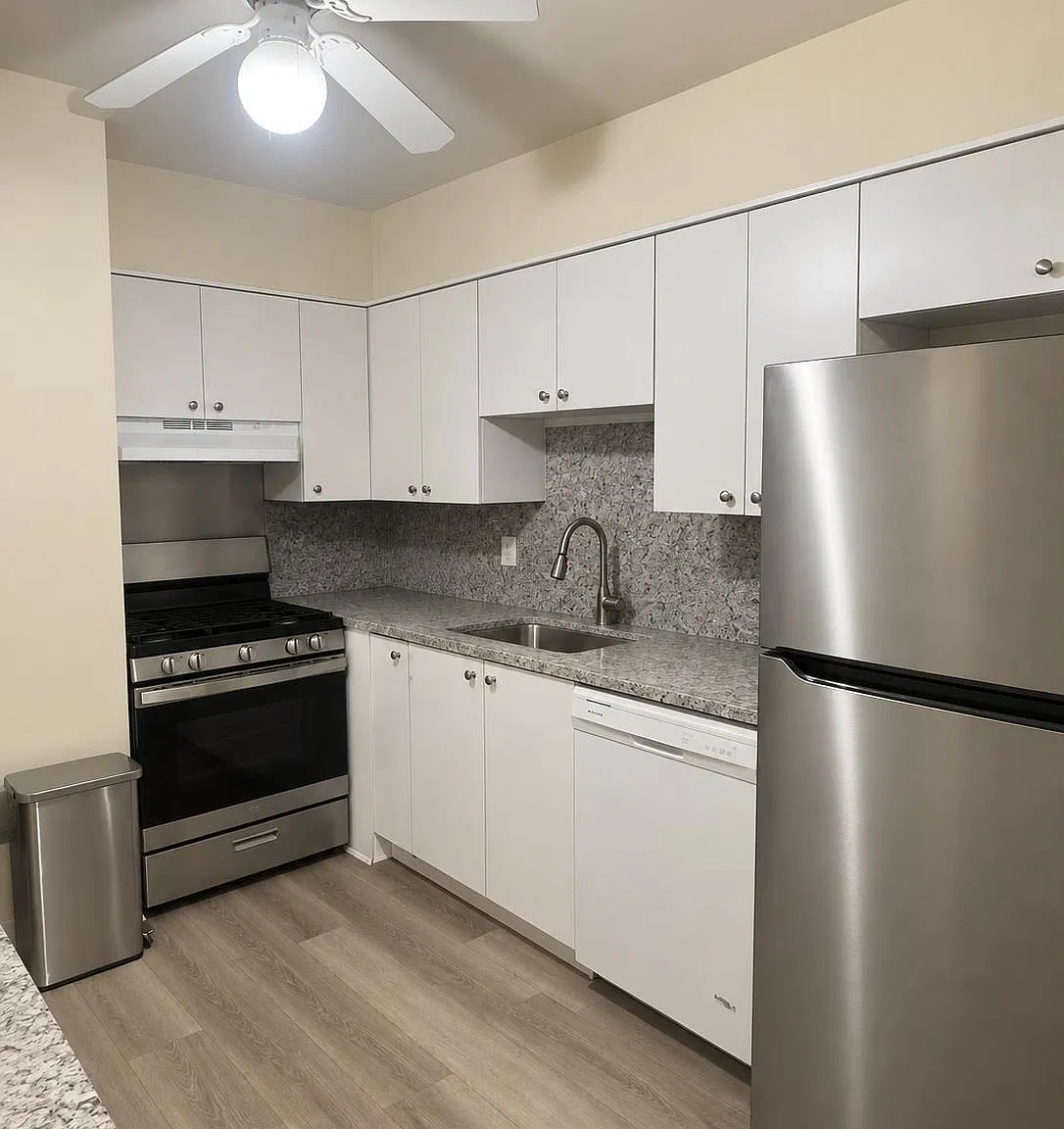 2 bed, 1.5 bath, 1200 sqft, $1,600 — Photo 4