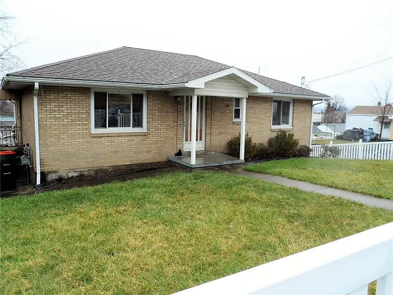 2001 Sloan Ave photo 1
