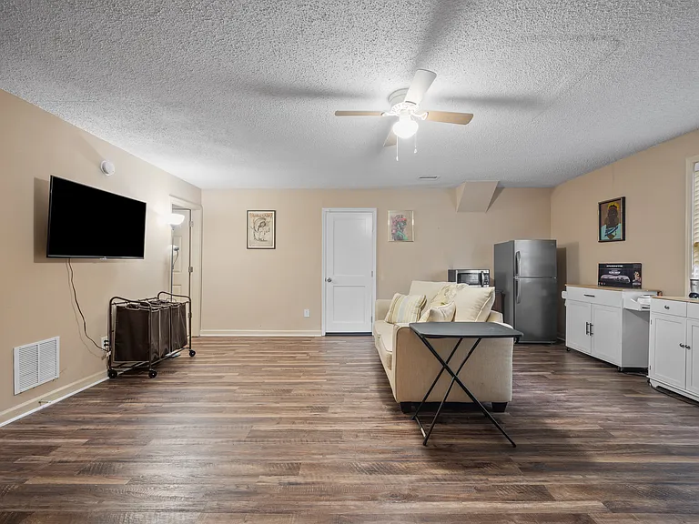 646 Woodcrest Manor Dr — Photo 4