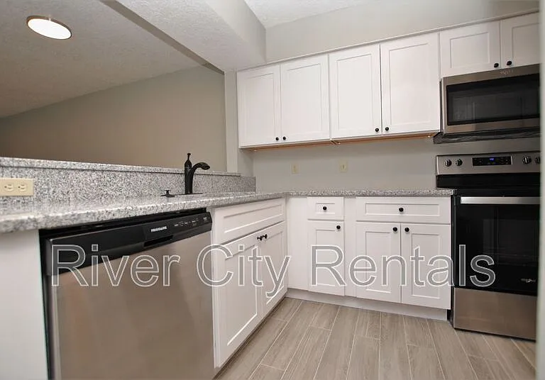 5021 Fulham Rd S — Photo 5