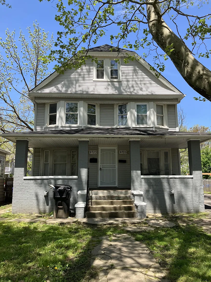 9723 Parkgate Ave photo 1