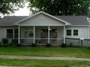 818 S 17th St, Quincy, IL 62301