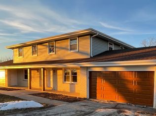 21490 Jill Ct, Brookfield, WI 53045