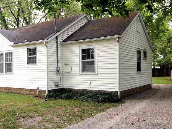 3rd image of 1102 Leaf Ave