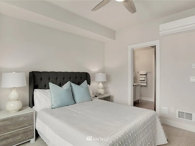 520 Fremont Walk SE — Photo 13