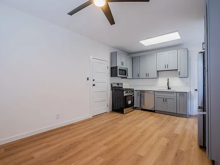 108 Broadway Residences — Photo 4