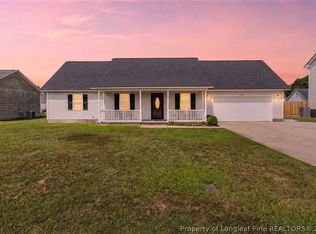 1516 Belews Creek Ln, Fayetteville, NC 28312