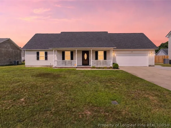 1516 Belews Creek Ln, Fayetteville, NC 28312